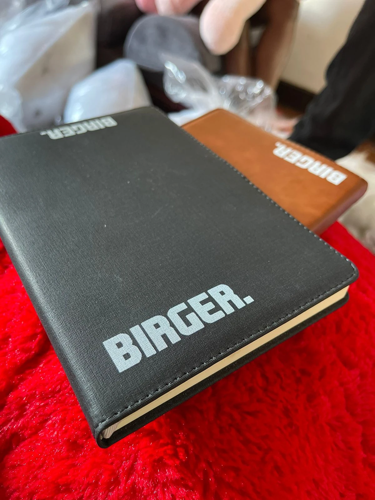 Notebook/ agenda en simili-cuir noir et marron,  impression monochromie