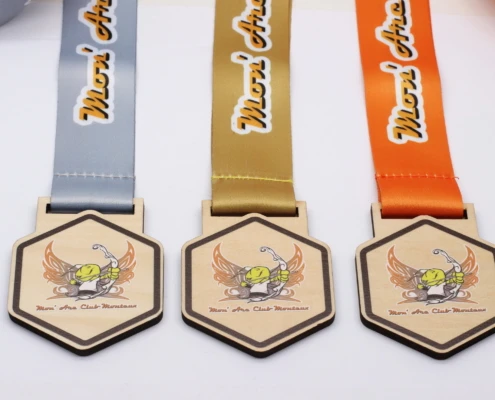 Médaille en bois sur découpe  personnalisée impression couleur