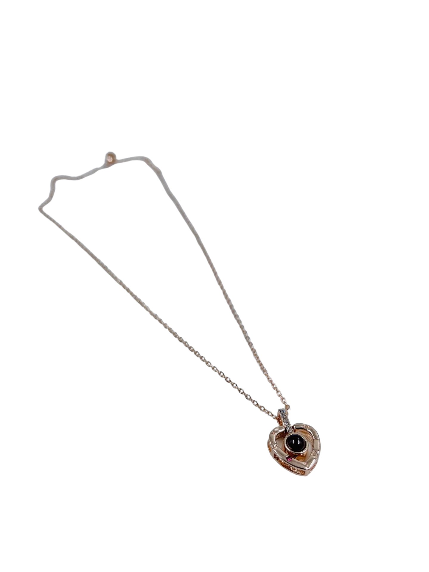 Coffret de roses rouges parfumées avec collier surprise.