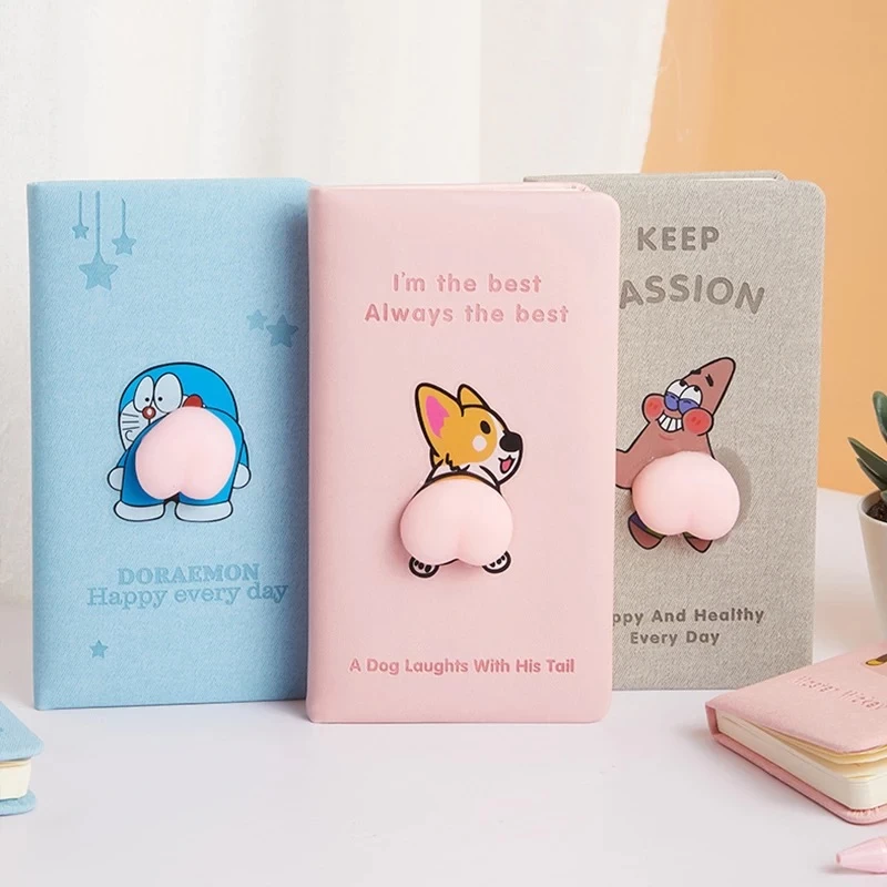 Coffret de carnet de notes avec petite derrière très squishy, stylo offert.
